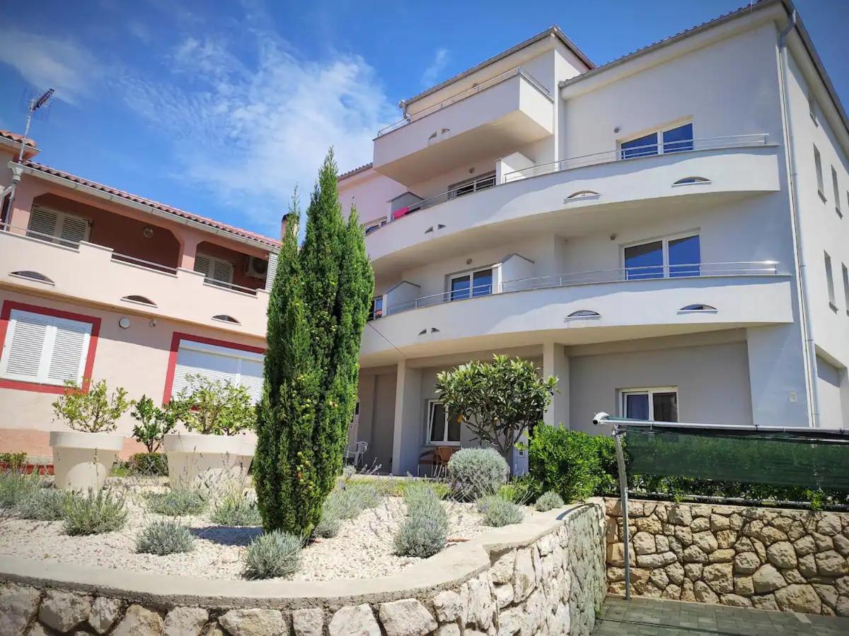 Avada Premium Apartment Novalja Exterior foto